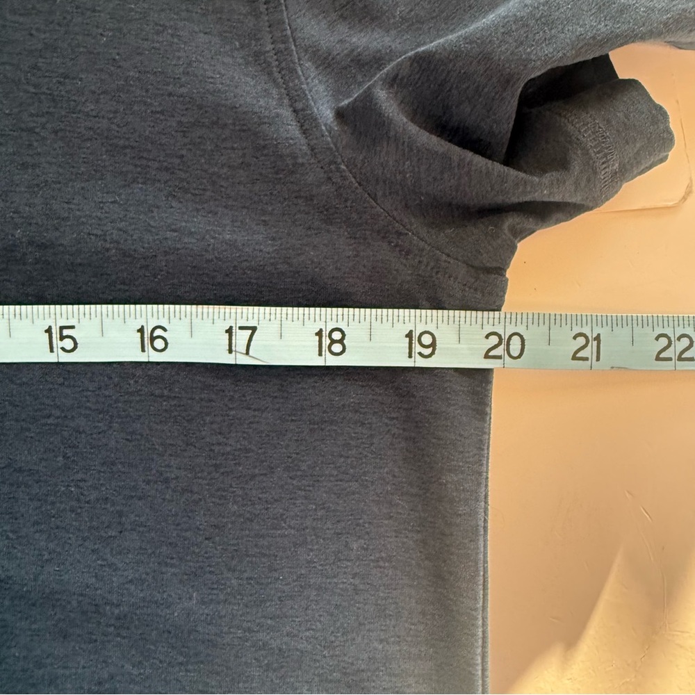 Vuori Strato Tech Tee Heather Navy Blue Short Sleeve T Shirt V126 Size Small - Picture 11 of 12